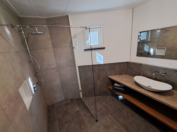 Hooiberg badkamer klein.jpg